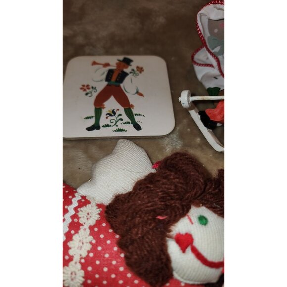 Vintage Handmade Christmas Ornaments Set - 16 Pieces Fabric & Wood Red & White - Picture 10 of 11